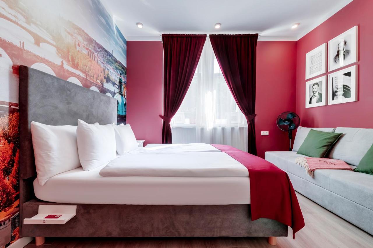 Revelton Studios Prague Luaran gambar