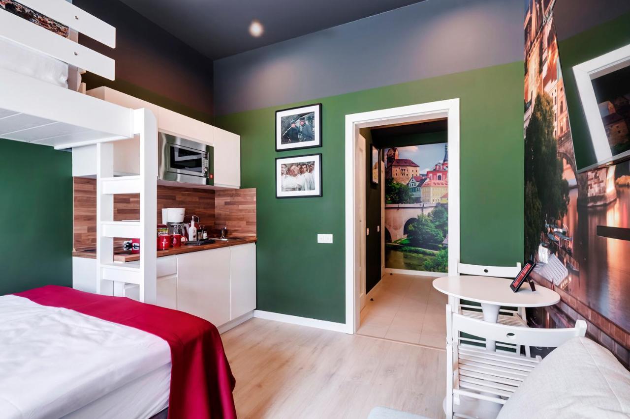 Revelton Studios Prague Luaran gambar