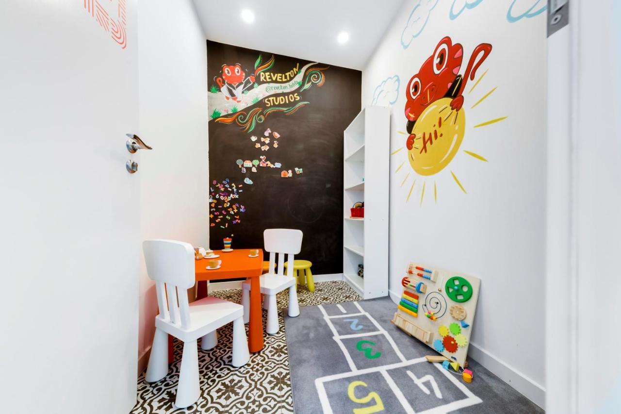 Revelton Studios Prague Luaran gambar